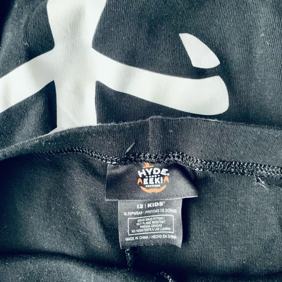 Hide & eek skeleton pj set - Picture 3 of 4